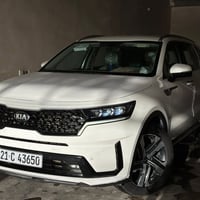 كيا سورنتو 2021 V6 ماشيه 112كم نضافه كدام عينه  سياره خليجيه  0770 793...