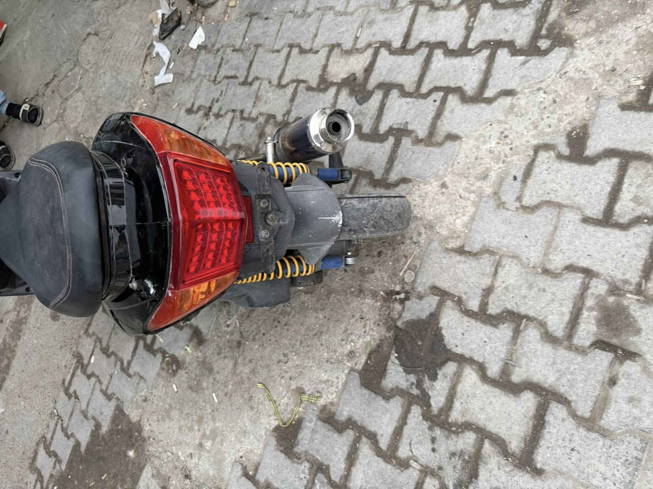 السلام عليكم دراجه سكنس فحل رياضي
الدراجه عليه كت كامل ttmrk 
كلجات wf امامي خلفي مطابق 
وبيها يدات رياضي وملقط رياضي 
وستاند رياضي ونقصها ستاند تعليك 
وسبايدر  مكان الدراجه بغداد الكاظميه 
ساحه عدن وأي استفسار راسلني خاص 
أو اتصل ***********
