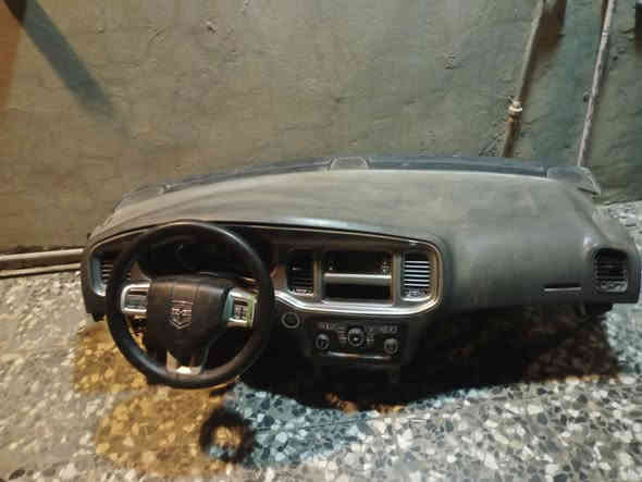 السلام عليكم عندي هاذ الدشبول للبيع اليفيده خل يخابرني وخادم كله شغال بس بي كسر شويه موضح بالصوره وهاذ رقمي مكاني بغداد ***********
