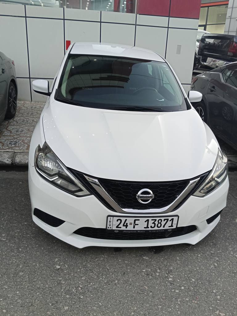 نيسان سينترا 2018
موصفات s 
بيها رادار 
جاملغ خلفي و باب خلفي صبغ 
بدون ارباك
كير و مكينة بشرط 
رقم و سنوية جديد 
سعر 118 و بيها مجال بسيط 
مكان دهوك 
*********** دهوك, العراق
