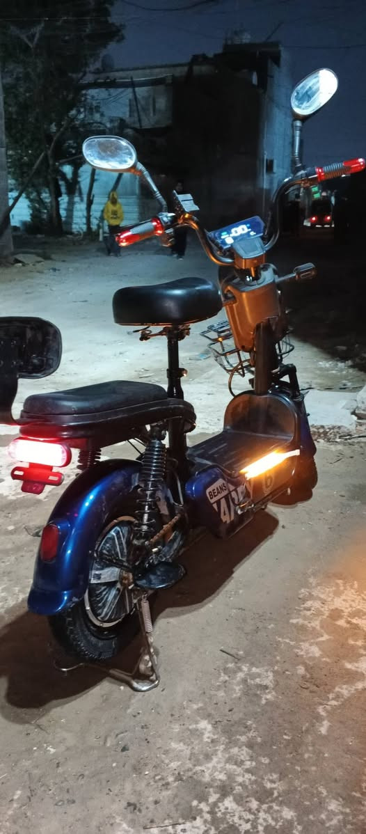 السلام عليكم عندي دراجه شحن دراجه جديده ما بيهه شي كامله مكمل وصالي شهرين من ماخذهه السعر 250العنوان بغداد الحبيبيه قرب صيطره وليد ابو الكص للستفسار***********
