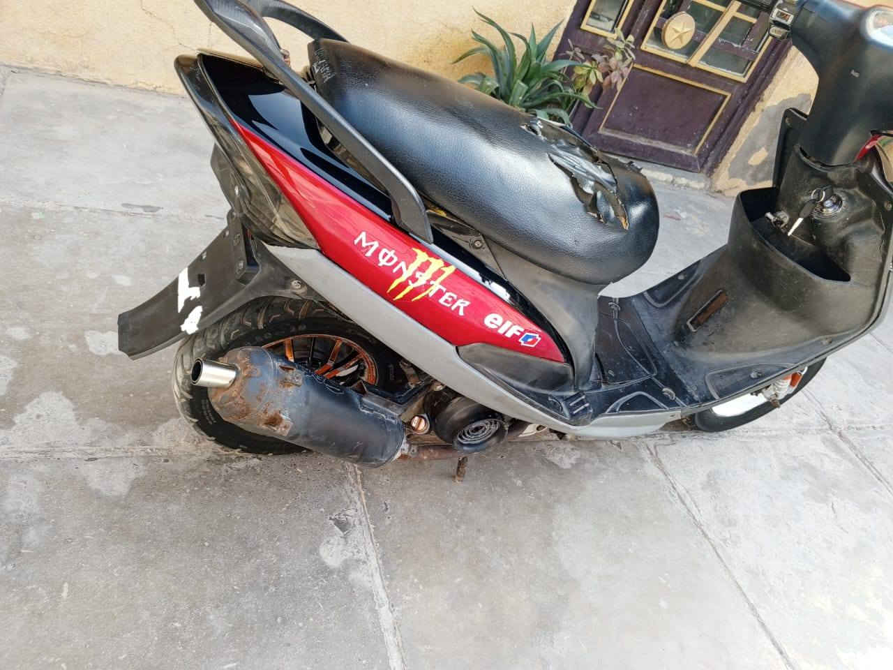 ملاحظه دراجه بيها تبخير بل دوس القوي 
سلام عليكم دراجه ماكس عدله ياباني 2003 دراجه شغاله سلف هندر ابي وقت بيها تزويد رياضي دبل امامي وياله وشيال ويدات وقطره مال دهن رياضي تايرات جدد امامي وخلفي دراجه شغاله كهربائيات شغاله سلف هندر وبك لايت ودشبول صالنصه رياضيه FM دراجه مفتوح بوشه 49 مكينه ناعمه السعر 350 وبيها مجال مكان كربلاء حي الغدير حديقه الياسمين متواجد *********** و متواجد ماسنجر
