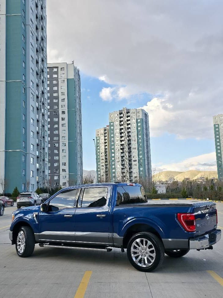 ا⚜️سلام عليك.⚜️
سلام، فورد F-150 موديل 2022 فئة XLT شاشة كبيرة. القير بالسكان والسيارة كلش جديدة ما شاء الله. بيها تبريد مركزي، خط جادة، رادار 360، بلا كاميرا، تشغيل بصمة، أوتو ستارت ستوب وتراكشن كنترول. السيارة دفع خلفي (أكسل واحد) بيها قفل أكسل، مو دبل أكسل. كلش جديدة وحلوة، كاملة وما محتاجة صرف، ولا دينار مصروف بيها. من قدام شكلها أحلى. ماشية 45,000 ميل.
مكينة 2.7 V6 توربو.
بدون صبغ وبدون قطع مبدلة.
القير والمكينة والأكسل على الشرط بدون عيب.
السعر 305$ ورقة وقابل للتفاوض.
*********** السليمانية, العراق
