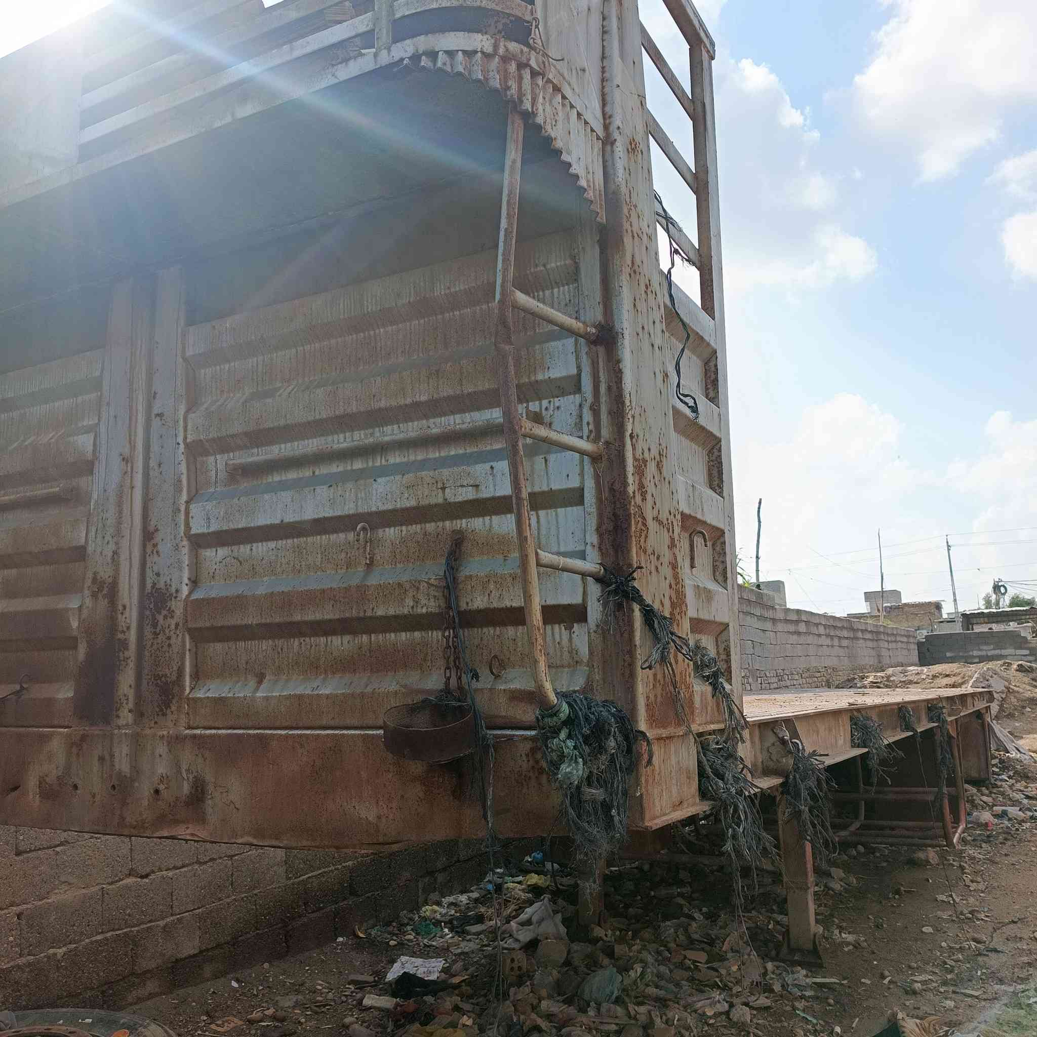 السلام عليكم عربانه للبيع جديده حداديه شاصي ١٦ طوله ١٢ونص مكاني بغداد
رقم‏‪***********‬‏
