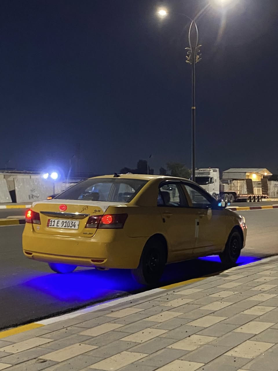 بي واي دي جي ثري 2013 بصمة. اوتو
رقم انكليزي مصفرة هيئه وغرامه بأسمي تحويل ثاني يوم 
اشاير مري ، اشارة ترحيب السياره نضيفة نضافة على ايدي تخبل و خير من الله 
مابيها نقص برغي كير مكينه كفاله ، كهربائيات كامله ، تدفئه تبريد ، تخم تاير جديد اليوم شديتهن 
معروضه 53 وبيها مجال 

 شراي اتفضل ***********
