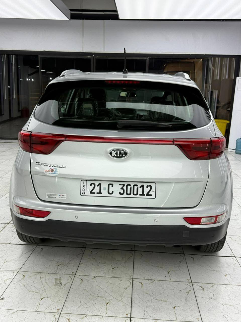 كيا سبورتج ٢٠١٨ خليجي مكفولة من اي شي مواصفات عادية بصمة وتحكم ستيرن فقط
درايف مود مانع انزلاق حساسات امامي وخلفي موقف انحدارات شاشة عادية ماشيه فوك ال١٠٠ الف
مكينة جديدة وكير مكفول 
جي دي اي ٢٤٠٠ 
باسمي وتحويل مباشر 
عارضها ب١٦٥ وبيها مجال
للاتصال 
***********
