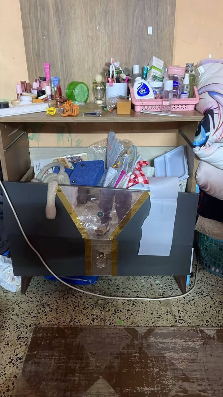 غرفة بنات للبيع بس ميزتواليت متضرر ..صيني واتس اب ‭0773 421 5089‬
