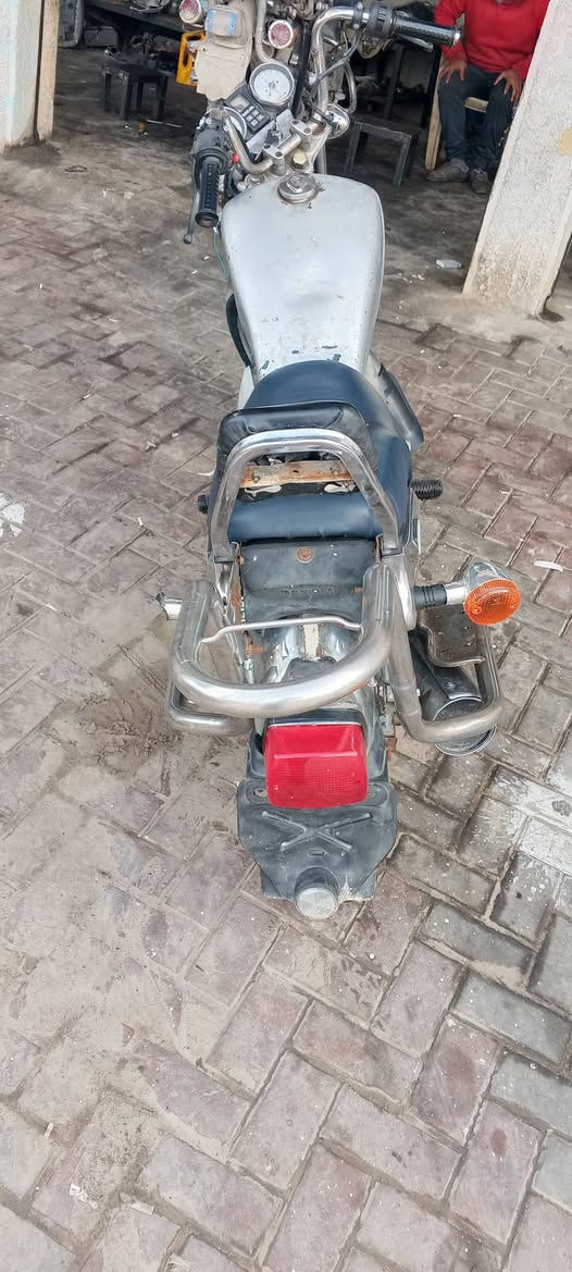 يا الله السلام عليكم _موطور دايلم للبيع كهربائيات كله شغاله نكره سلف لايت هورن بك لايت (السعر 300) وبي مجال للطيبين للاستفسار اكثر الاتصال ع (***********) او(***********)
