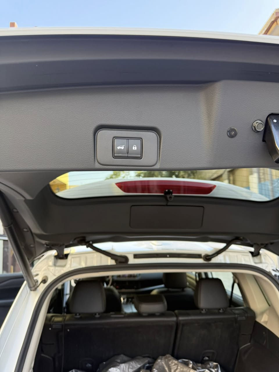 للبيع روج موديل 2024فول مواصفات بردات لون صدفي بنراما كشنات جلد تدفئه ستيرن تدفئه بردات جانبيه بلبواب باب خلفي كهرباء حمالات على القماره سياره 1500 تيربو سياره فور ويل ماشيه 12 الف وفواي مواصفات بيها بعد مرقم بغداد السعر 17500 للستفسار ***********
