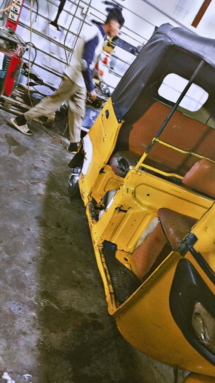 تكتك تيفيس 16داخله 17لبيع عارضه 2700بيه مجال حغ جيه كفاله لا ضربه وله صبغ اوراق مكاني محوديه ***********
