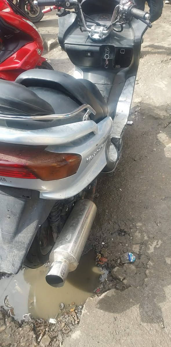 ماجسته تك رون مديل 10 حديث 
دراجه اي نقص مابيهه شلعه ومعدل فوك 
صلنصه رياضي الطرب يخبل 
تايرات جدد 
انسه الصرف كابريتر تفصيخ مابي اي صرف 
وين ميعجب اطلع بيهه 
بس بيهه الدبل اشاره تعلك اشاره وحده بس هاي بيهه والباقي كله شغال 
السعر خاص المكان بغداد  متواجد خاص 
والرقم ***********
