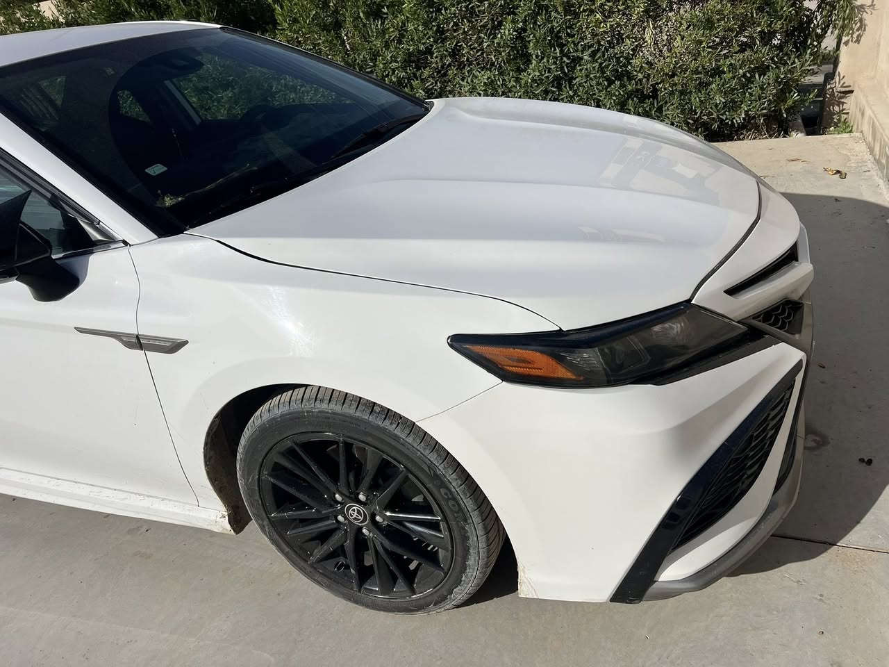 كامري 2022
حادثها بنيد وجاملغ 
السياره نضيفه ماشيه 90 الف 
نص فول 
السعر 198 وبيها مجال 
رقم الهاتف ***********
