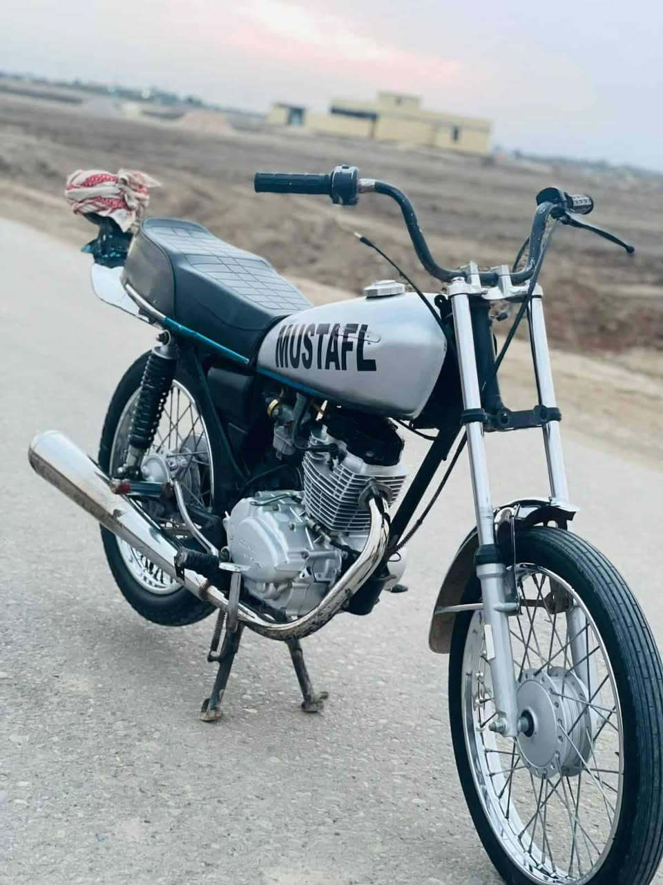 السلام عليكم دراجه نامه جاهزه دراجه حلوه ونضيفه الشراي بيه خير ويدلل الموشراي لا يرسل ويتعبني مكان ناصريه بوابه جديده رقم الاتصال *********** خاص مغلق
