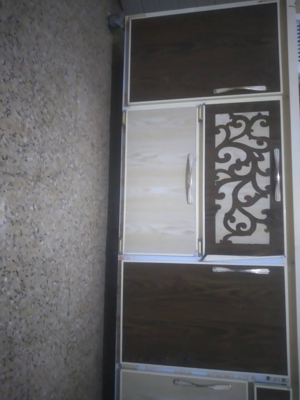 كاونتر فصال استعمال قليل نضيف حيل مترين وربع للبيع عنوان موصل حي السماح هذا رقمي ***********
