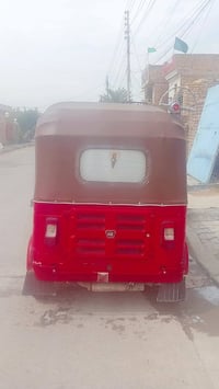 تكتك للبيع موديل 18اوراق كامله السعر ٤ ملاين وبيه مجال الشراي يتصل 077...