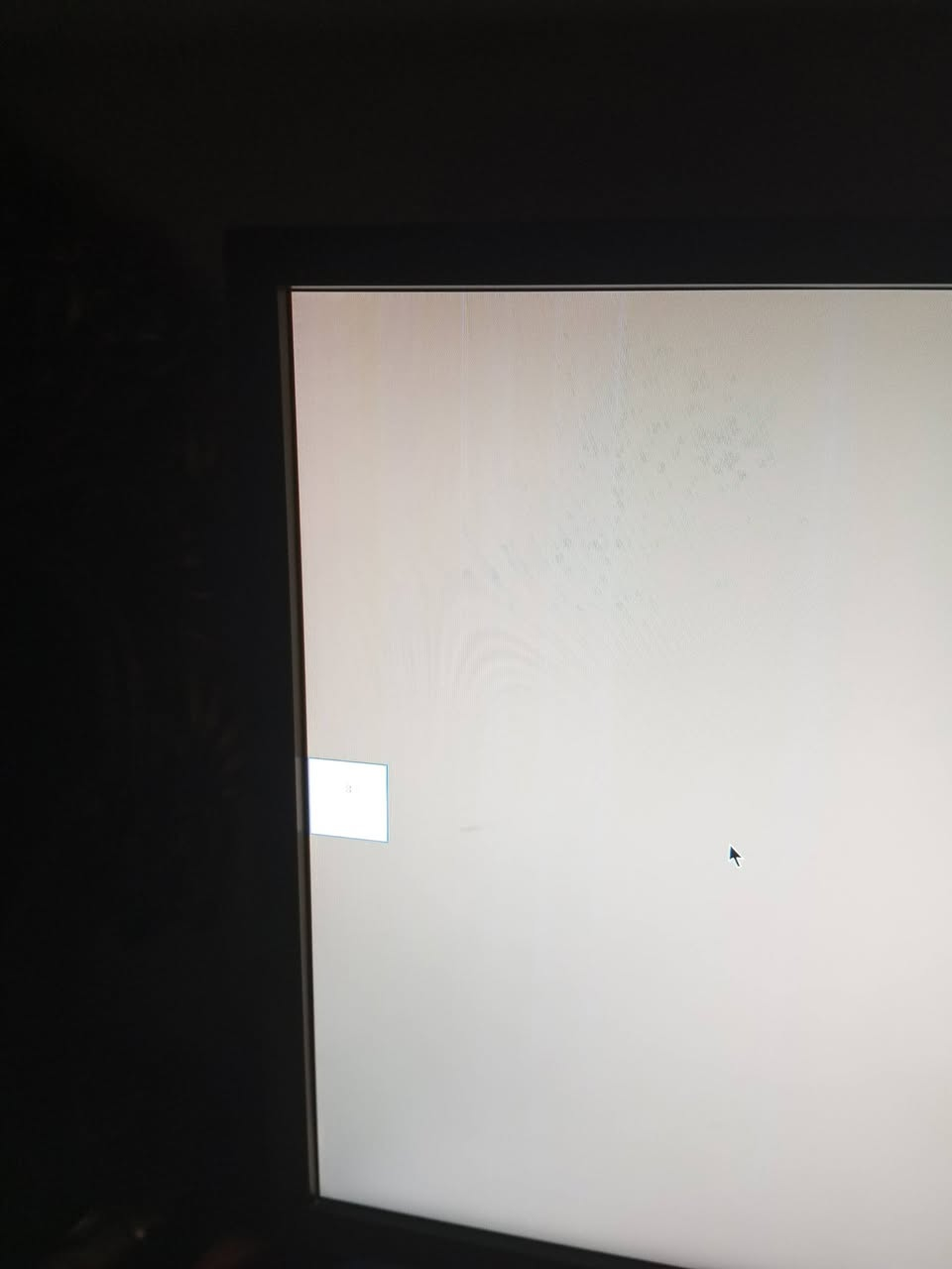 شاشة aser بسعر 80 الف قفل
اسم الشاشة aser KG241
حجم 24
144 هيرتز
البنل Tn
الوانها حلوه بس بيها ملاحظة بسيطه بالصور واضحه 
الموقع بغداد الدورة ماعندي توصيل
واتساب ***********
