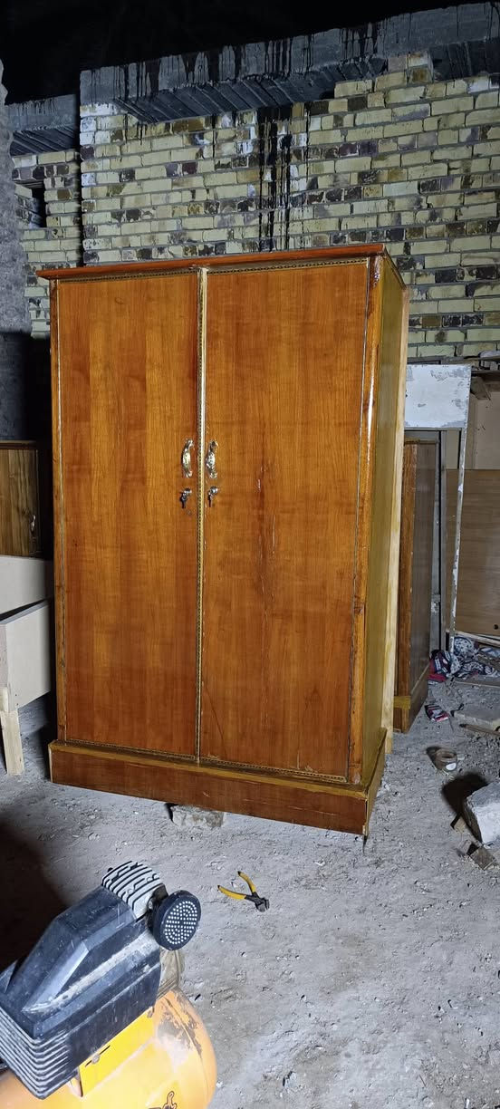 كنتور نضيف ابو البابين للبيع السعر ب 140 المكان الشاميه وهذا رقمي ***********
