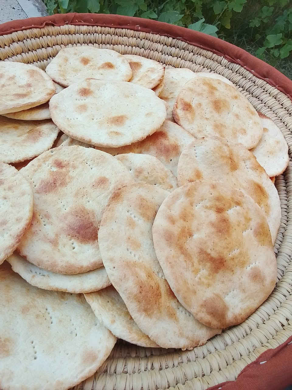 طلبات الزبائن ألف عافيه عليهم مستعدون تجهيز كافه اكلات ومعجنات حسب الطلب وللمجالس حسينيه نشتغل حسب الطلب الحجز قبل يوم ما عدنه شي قديم كله على حجز نشتغل


**إذا كنت صاحب هذا الإعلان وتريد حذفه لأي سبب، رجاءا أرسل رسالة إلى الدعم الفني**