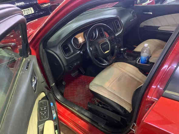 السلام عليكم جاجر srtسكات باك ٦٤٠٠
موديل ٢٠١٥ فول مواصفات 
سونار كدامكم مسوي جديد 
مكان السيارة بغداد البياع 
عارضهة ب ١٦٠ وبيهة مجال 
ستفسار  اتصال ***********
