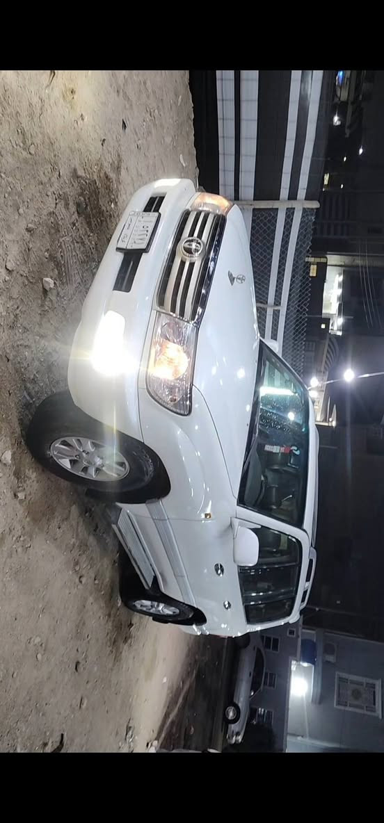 لندكروز فكسار فول موصفات وحد علا صبغ لجماليه فقط  مكفوله من الضربه ولكص ولكلبه وضربه  اسياره موصفات معروفه كشنات جلد كهربا فتحه شاشه كمره خلفيه تبريد تدفا فيكسار فول موصفات  محرك ٨رقم كربلاء  سنويه لغاية ٢٨ اسياره جهزه مال جناي  سعر ١٥٥ مروس حسب القناعه استفسار وتساب *********** مكاني الناصرية مركز 🚉 بغداد, العراق
