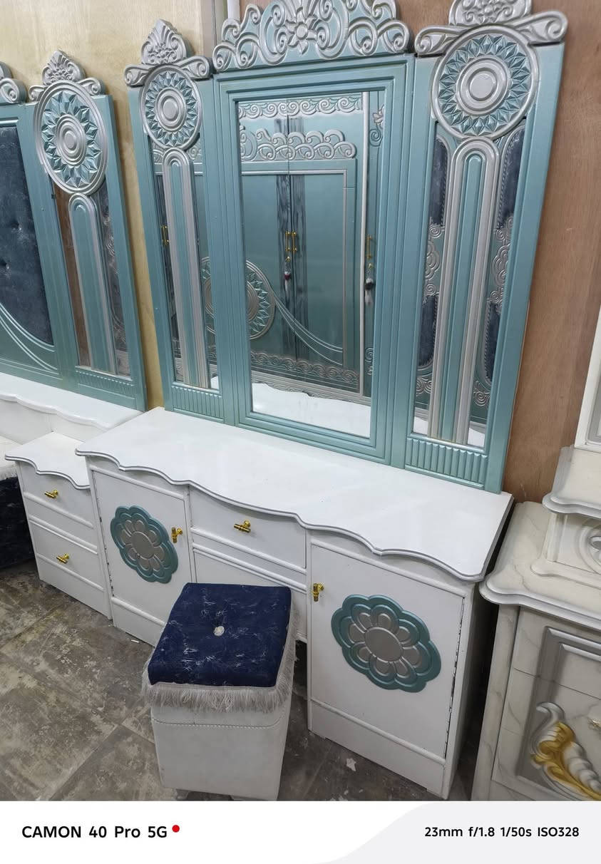 غرفة ٦باب أخت الجديدة اي ضرر مابيها نضافتها 95/100 موديل تركي شغل عراقي صبغ حراري زاوية كنتورية برتفاع الكنتور مكان بغداد فلكة حي النصر سعر ٧٥٠ ***********
