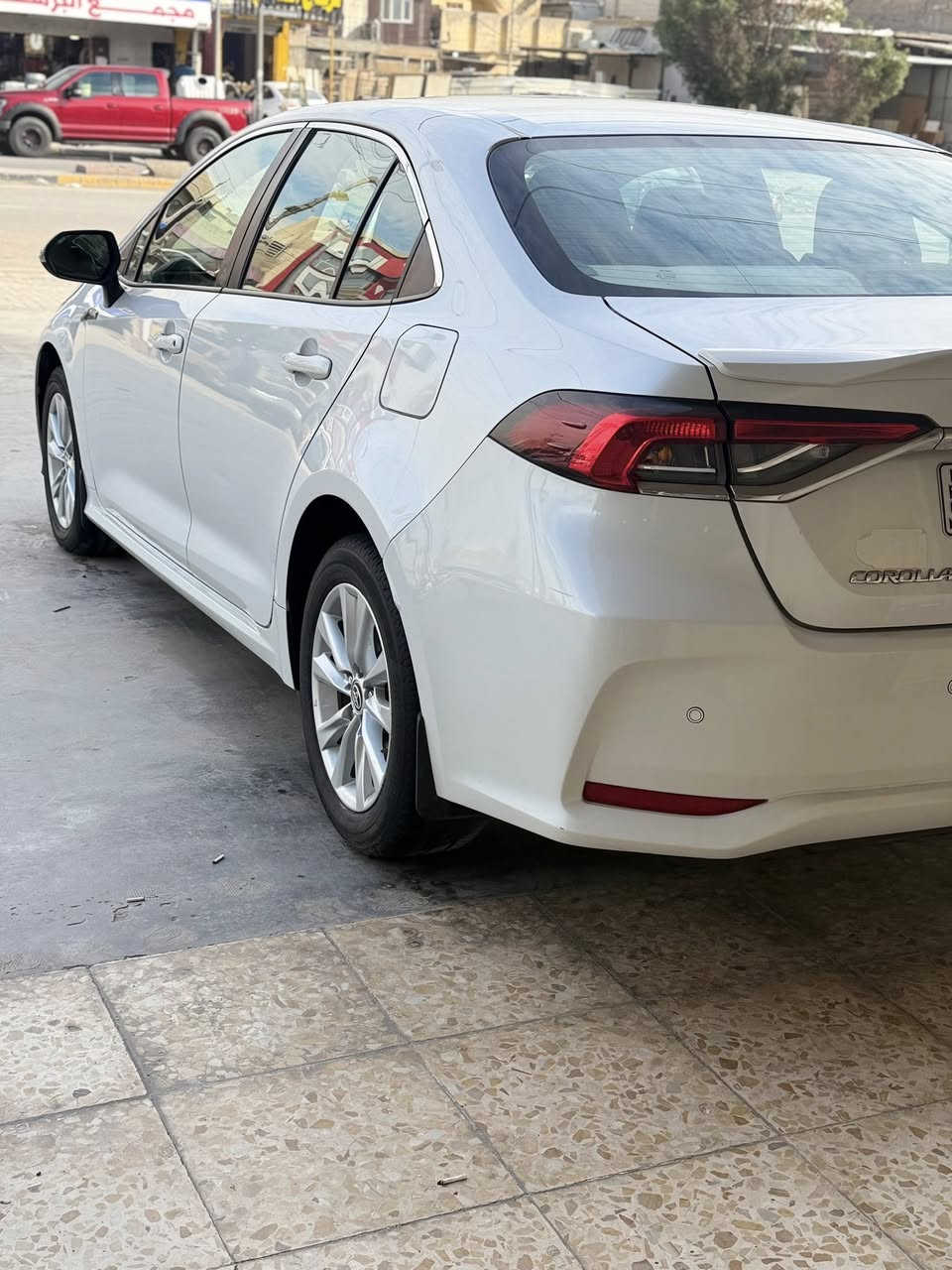 السلام عليكم كورلا ساز SAS مكفولة    رقم اربيل 
موديل 2024  فووول مواصفات 
فتحة وبصمة وشاشة 
وحساس امامي حاس خلفي 
دخول ذكي السيارة ضمان شركة ساز 
ماشية 50 الف السيارة 
هزة وسنوية كلة جديد باسمي   
ملاحضة السيارة بيه فقط دعامية خلفية صبغ 
والسونار بل صور كلشي واضح 
السعررر183 وبيه مجال
اتصال ***********  مكاني بغداد الدورة
