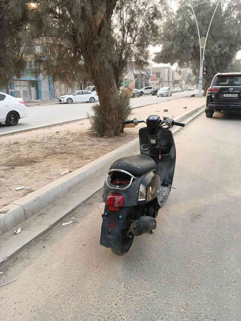 بوليسي كفاله عامه رقم واحد كفرات وي المحرك شرط مامفتوح بيها برغي طلعتها من الحاويه بشهر 12 يعني صارلها شهرين الدراجه تخبل نهضه وسرعه وناعمه رايدها ب مليون مكاني بصره زبير ***********
