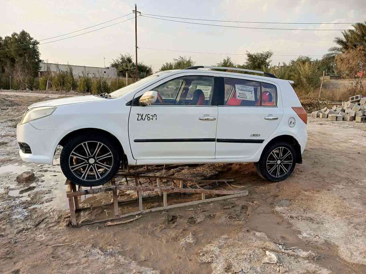 اللهم صل على محمد وال محمد 
جلي للبيع مكفولة ضربه وتبديل 
مكينه وكير جدد خير من الله حداديه تخم تاير جاهزه 
شكلها احلى من الصور سعرها 31 وبيها مجال 
***********
