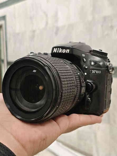 كامره نيكون 7100
ملحقاته 
بدي 
عدسه 18.105 الاصلية
شاحنه 
بطارية 
حزام كتف 
درع حماية 
كارتونه 
التوصيل مجاني 
للإستفسار والاتصال 
***********
