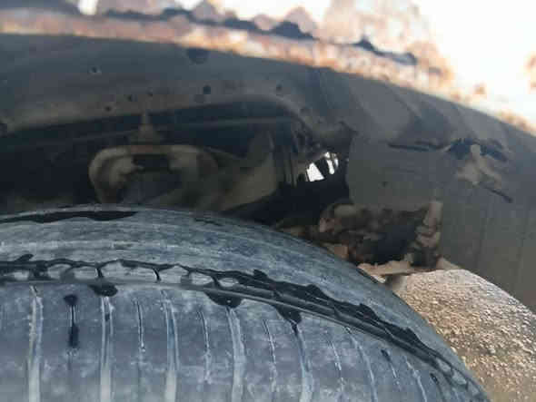 السلام عليكم فتون للبيع موديل 2009 السيارة بيها خياسات ولاكسل بي صوت خفيف السعر 35  وبيها مجال بصيط العنوان بغداد  الشعب ***********
