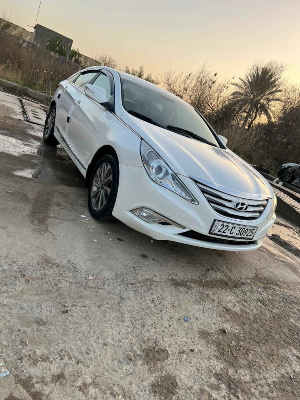 السلام عليكم  ورحمة الله وبركاته
سوناتا خليجي مديل 2013 شكل ال 14 .. خليجي  قطعه وحده فقط شرط سونار رقم اربيل دولي سنويه ال 2028
شرط تحويل ................
موصفات سياره 
محرك 2400  دوش المرغوب 
بجم ال 14 زنون 
أشاير بالمري 
مري شفط 
شفتات ستيرن 
صوت انفنتي 
دمام خلفي 
كشن كهرباء 
حساس خلفي أمامي 
داخل لونين 
فول تحكم ستيرن 
ويل  كروم جديد بلادي 
سياره جديده بمعنى الكلمة 
تخم تاير صدر مكينه كير كلها بشرط  لا تنقيص ولا تبخير
-------------------------------------------
مكان سياره بابل طريق الدولي سريع ....السعر 132 مجال كلش بسيط ‏‪***********‬‏
وتساب ‏‪***********‬‏
