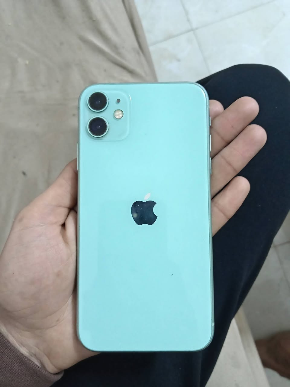 ايفون 11 فقط شاشته مبدل كلشي شغال
بطاريه 66 مكاني بغداد مدينه الصدر
***********
