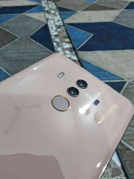 هواوي ميت 10 برو
الجهاز نظيف كلش مثل الجديد، ما بي أي عيب
الأداء سريع وثابت، البطارية قوية وتكمل اليوم براحة، والكاميرا ألوانها تخبل وتفاصيلها واضحة
الشاشة AMOLED دقتها FHD+ وألوانها كلك وضوح
المعالج: Kirin 970
الذاكرة: 6GB رام
التخزين: 128GB
الكاميرا الخلفية: مزدوجة 20+12 ميجابكسل
الكاميرا الأمامية: 8 ميجابكسل
الشاشة: 6 إنج
البطارية: 4000mAh مع شحن سريع
بصمة سريعة واستجابة ممتازة
نظام أندرويد محدث ومستقر
*********** واتساب
السعر: 135 ألف فقط
الموقع: بغداد – العبيدي
