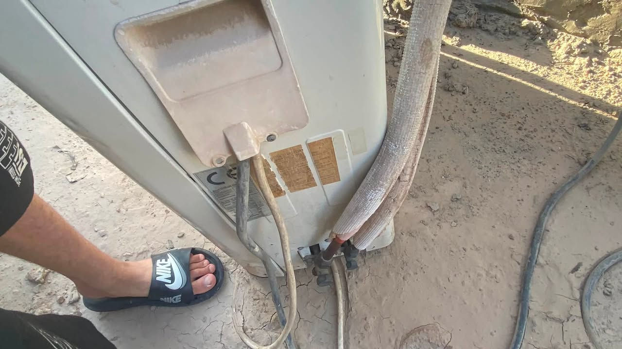 السلام عليكم سبلت 2طن شغال بس مخلص غاز للبيع السعر ١٩٠ للستفسار ***********

