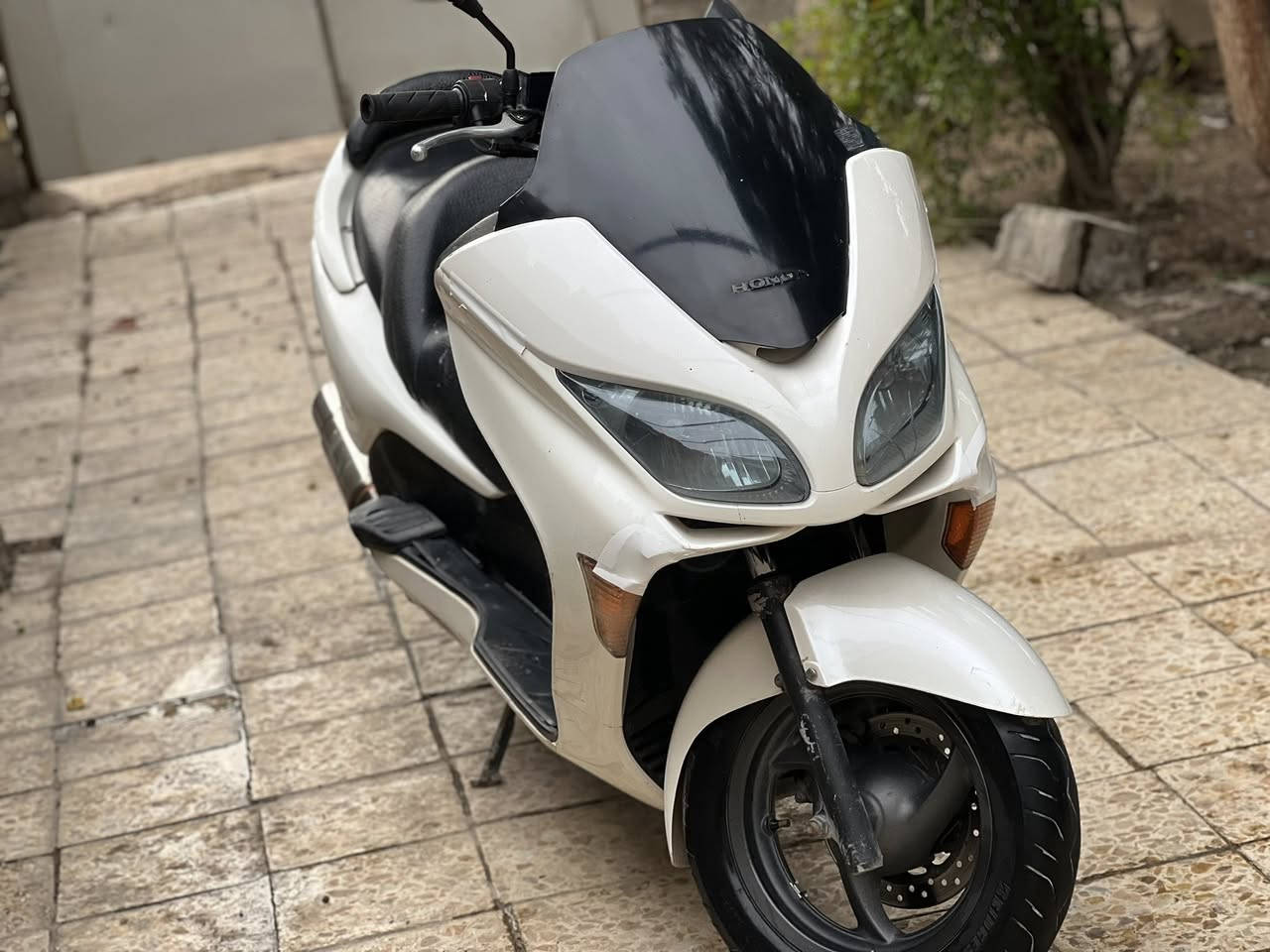 السلام عليكم فورزة09دراجةً مرتبه وكاعده بيهة فقط ذني الكسرات الزغار بل كفر ال امامي ضاربهن فابلون  الدراجة عميه بلاد للتوضيح عميه بلااد )مكاني بغداد زعفرانية(سعر800وبيهة مجال للشراي (رقم***********
