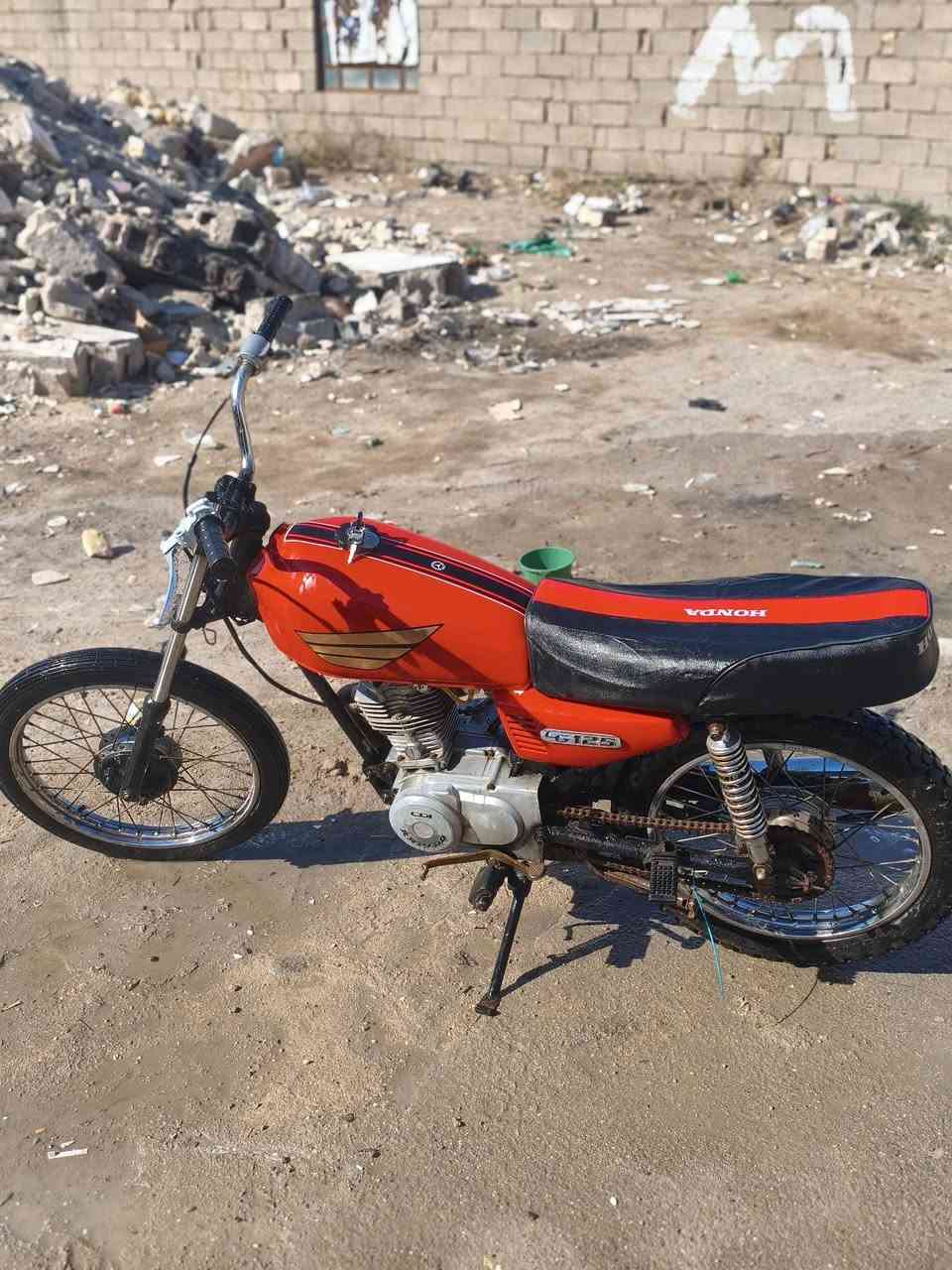 اسلام عليكم دراجه ادوات للبيع شاصي نامه شلامجه ومحرك رابيدو اصلي وكاله السعر 300وبيه  مجال قليل وهاذ الرقم/***********
