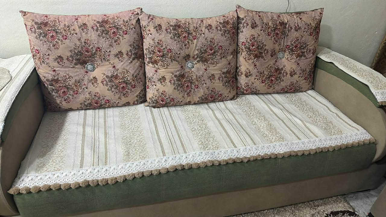 السلام عليكم
طخم قنفات للبيع عدد 5
سعر مناسب للاستفسار والتواصل عبر الرقم ***********
