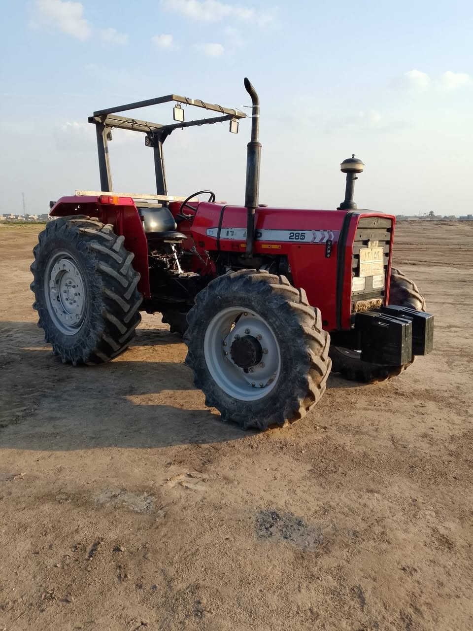 سلام عليكم تركتر ايراني دبل اكسل محور رقم وسنويه كير محرك اكس شرط سعر (93) ورقه مكان الشرقاط الهيجل للاستفسار على الرقم ***********
