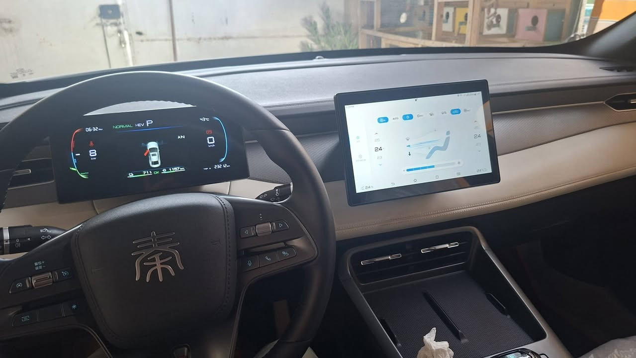 عندي بي واي دي كن بلص ((داخل ابيض)) مرقمه باسمي بغداد ..مكانها بالكرخ
موديل 2025 ماشيه عالمحرك ٩٠٠كليو فقط معابره الالف  بانزين وكهرباء ١٣٠٠  مغلفه حوضيات الاصليه ب١٢٠ الف مشتريها وبرامج كامله مكمله جيس السياره وبالعافيه عالياخذها
السياره ع وضع الشركه كفاله عامه مابيها  اي ملاحظه للاستفسار الاتصال ع ***********
اتصال او واتساب
