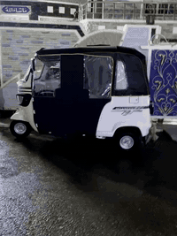 السلام عليكم تكتك تيفس نضيفه كلش كفاله عامه تكتك موديل 2023مكفوله التكتك رقم بغداد وسنويه وهزه جديده التكتك  أي اخياسات مابيها ***********
