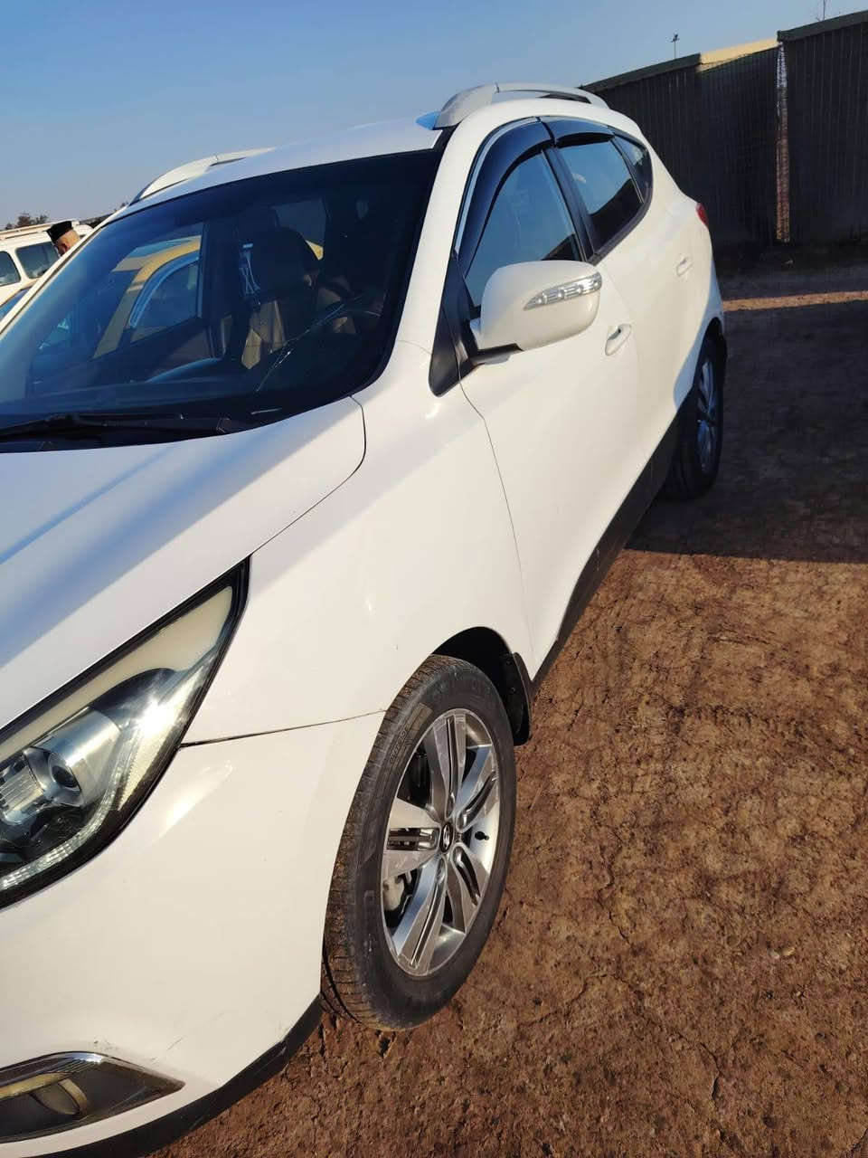 سلام عليكم توسان موديل 2015خليجي مكفوله مكينه وكير وتبريد وصدر كله جديد سياره جديده وعله وضع شركه كلشي مانقصه مكينه وكير كفاله بيه 3قطع صبغ رقم بغداد بسمي حويل ثاني يوم سعر 138 بيه مجال شي بسيط لشراي يتصل عله رقم ***********
