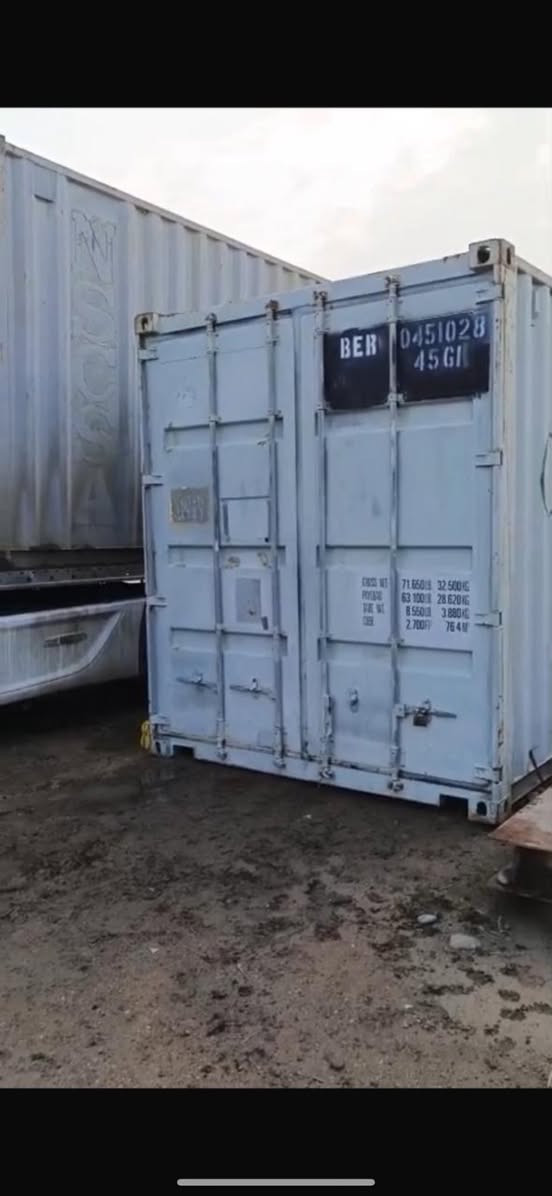 ببركة الصلاة على محمد وال محمد للبيع حاويات طول 12 متر وارتفاع 290 العالية بدرجة نظافة ممتازة المكان الحلة ***********
