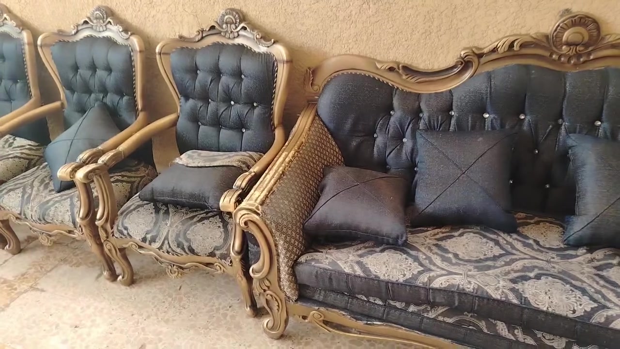 قنفات ٦ قطع ٤٠٠
الجزيره باب الهوى
***********
