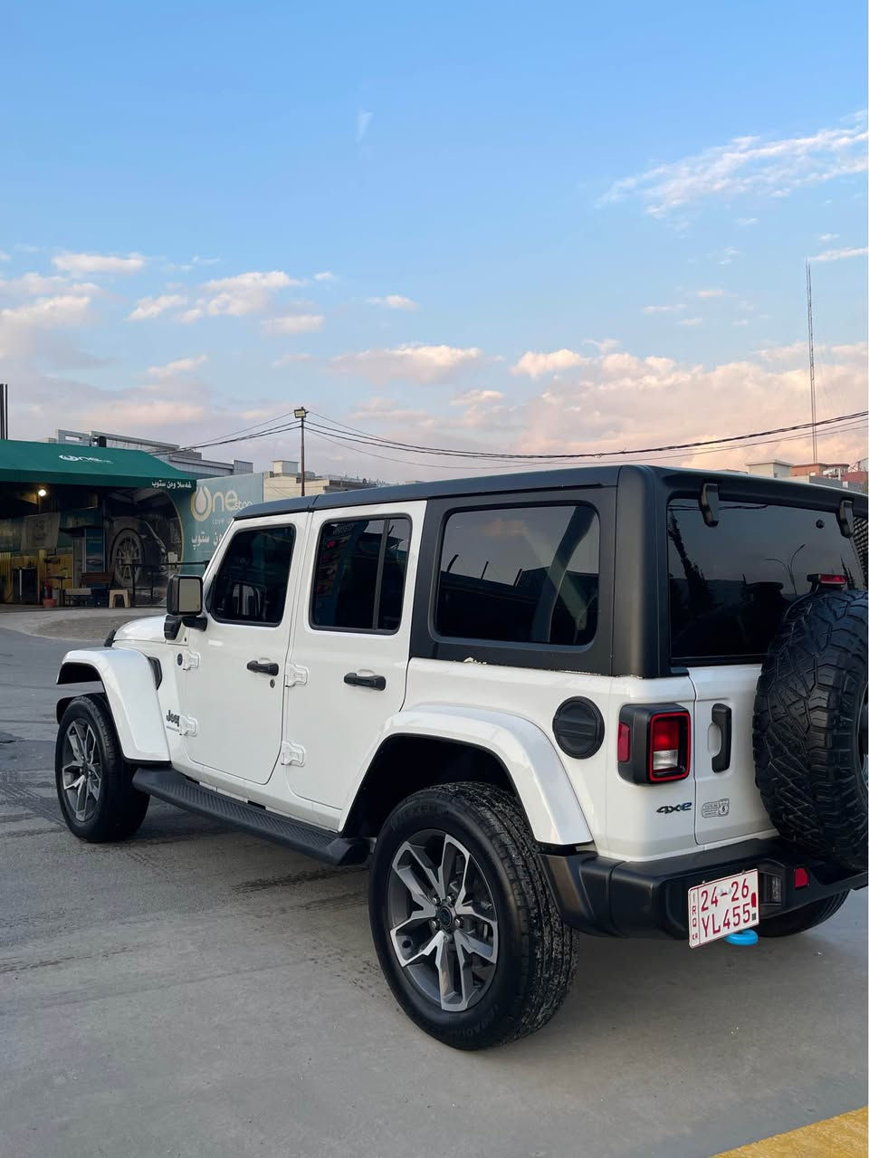 jeep wrangler 4xe 2024

السلام عليكم ***********
جيب رانكلر 4Xe 2024  وارد امريكي دخول جديد
اللون مرخوب ابيظ
تيربو + هايبرد + هجين شحن خارجي +بانزین
حجم المكينه : 2000 تيربو + ٣٧٥ هورس باور
المسافه المقطوعه : ٣٧ الالف ( مایل )
المواصفات 
1.جام کهرباء
2.بصمه 
3.رادار
4.دبل اكسل
6.شحن خارجي
سيارة بدون شاصي و داخلي بس ربع بوند صبخ 
 السيارة رقم كاتي .شمالي دخول ابراهيم خليل 
تفاصيل اكثر هذا رقمي تحياتي للجميع 
مكاني دهوك كورك واتس اب موجود. ***********
الشراي يتصل و بخدمتكم دهوك, العراق

