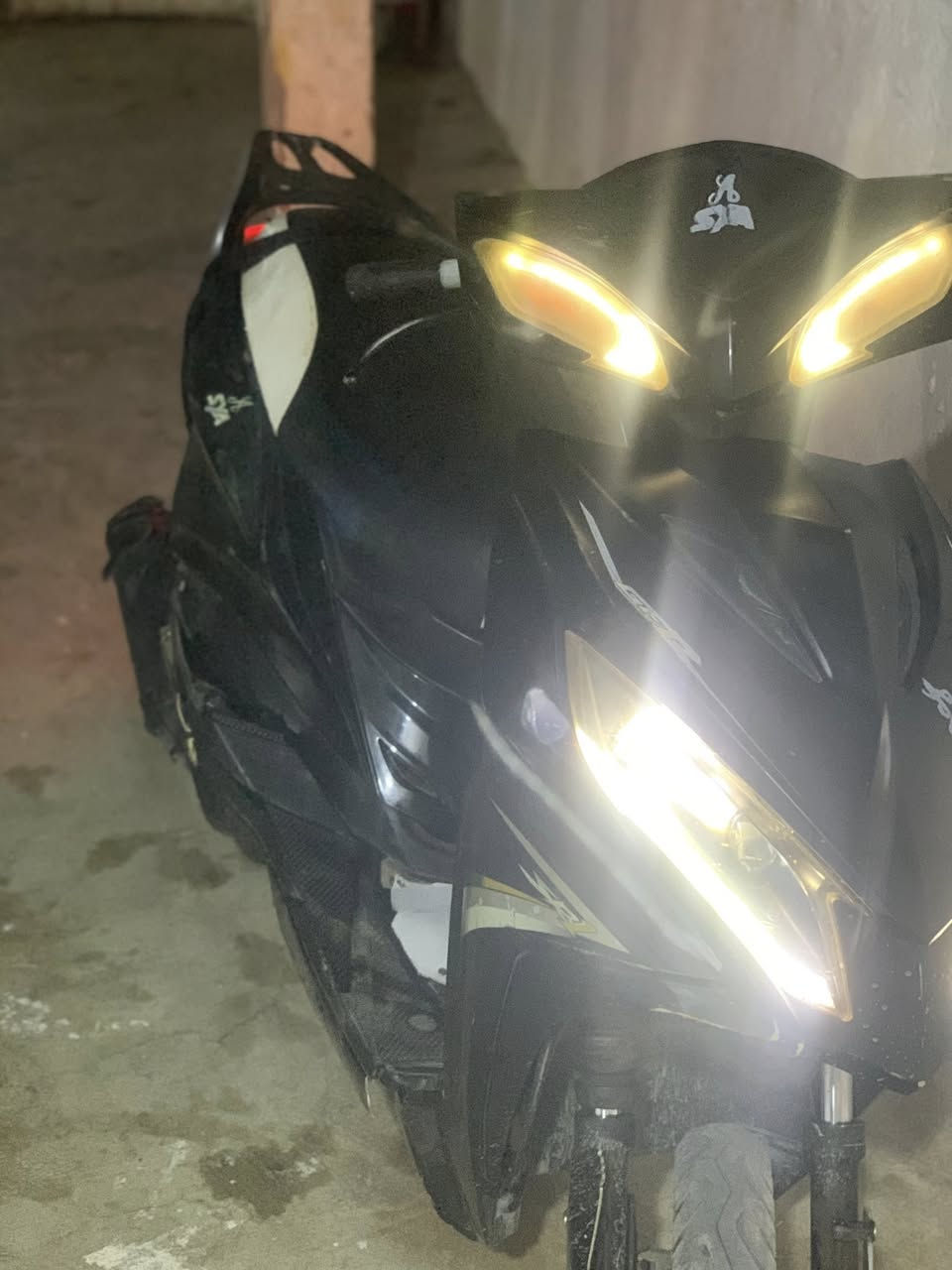 ‏سلام عليكم أنت دراجة للبيع ساكنة صيني موديل 23 ديالى شهربان سعرها 300 ويا مجال رقم الهاتف***********
