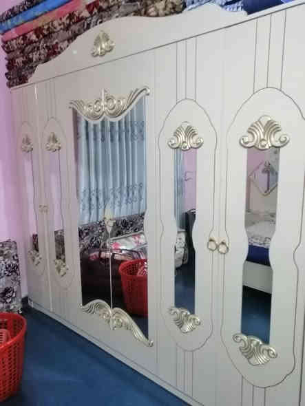 السلام عليكم غرفتين نوم تركيات مستخدمات ٣ اشهر كل غرفة تتكون من ٧ قطع سعر الغرفة ٧٥٠ الف مكاني بغداد/المدائن اي استفسار المراسلة ع هذا الرقم بي واتساب ***********
