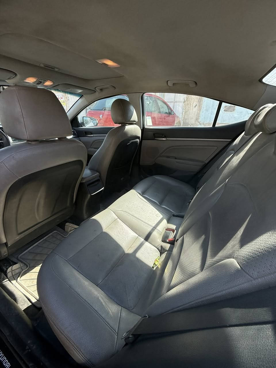 النترا 2018 كوري 
محرك 2000 دوش
فول 1/1
رقم اربيل تحويل او وكاله
3 بصمات
فتحه 
5 ويل كب
كشنات جلد
كشنات تدفئه
بيها جاملغ معدل وبنيد مبدل
محرك تبريد مكفولات
مكاني نجف 
لاتصال 
***********
