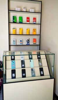 جام هواتف • خشب ثقيل • نضافه ١٠٠٪