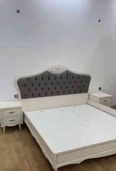 من شركة idol جديدة جدا 
خشب الصنوبر 
متكونة من ٧ قطع 
مع بردة 
السعر المطلوب مليون و٧٠٠
علما ان سعر الشراء ٣ ملايين ونصف 
للاستفسار  التواصل
***********
بغداد العطيفيةسبب البيع السفر
