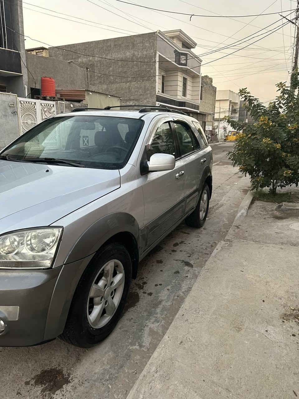 بغداد الزعفرانية 

سورنتو مديل 2007 
مكينه 3300 بلادي بدون تحوير 
الضرر قطعتين بدون دواخل 
داخل جلد 
تبريد شغال 
صدر امامي خلفي جديد 
سنويه 2028

السعر 87

***********
